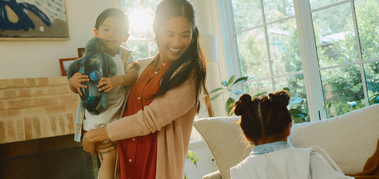 Family at home using Wealthfront Home Lending